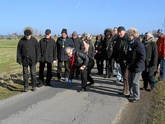 Boßeltour in der Feldmark (März 2013): mit großem Einsatz zum Ziel ...